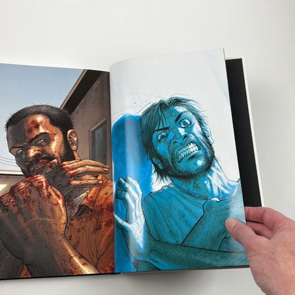 The Walking Dead Hard Cover Volume Two - Picture 6 of 7